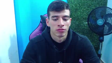 Snapshot of deiby_baby chatting on January 8, 1:00 am DEIBY online show from January 8, 1:00 am