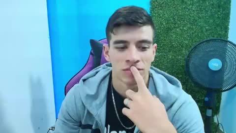 Snapshot of deiby_baby chatting on February 8, 4:25 am DEIBY online show from February 8, 4:25 am