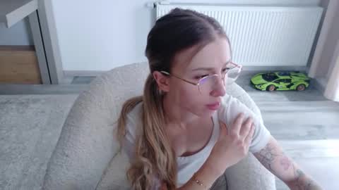 Di online show from February 10, 1:26 pm