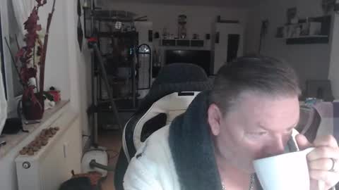 deinprinz2312 online show from November 18, 5:34 am