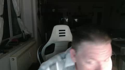 Snapshot of deinprinz2312 chatting on April 21, 2:51 am deinprinz2312 online show from April 21, 2:51 am