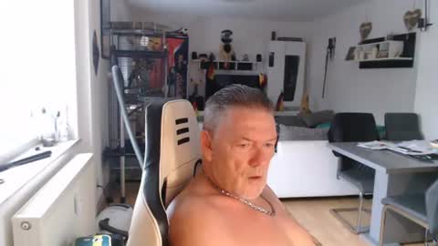 Snapshot of deinprinz2312 chatting on June 22, 5:26 am deinprinz2312 online show from June 22, 5:26 am