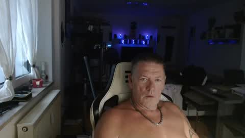 Snapshot of deinprinz2312 chatting on July 17, 4:08 am deinprinz2312 online show from July 17, 4:08 am