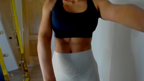 deisymadrid online show from December 16, 8:37 pm