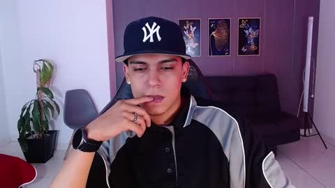 Snapshot of deivid_santoss chatting on September 16, 2:01 am Deivid online show from September 16, 2:01 am