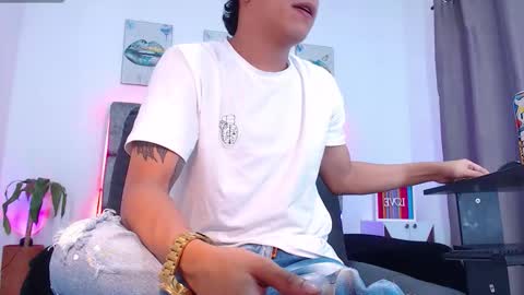 Snapshot of deivid_santoss chatting on December 14, 11:42 pm Deivid online show from December 14, 11:42 pm