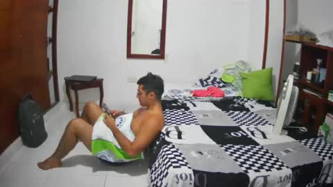 Snapshot of deividellobo chatting on January 4, 6:30 am deividellobo online show from January 4, 6:30 am