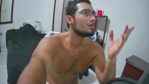 Snapshot of deividellobo chatting on September 19, 10:54 pm deividellobo online show from September 19, 10:54 pm