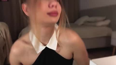 Dia online show from October 30, 1:18 am