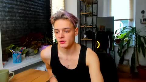 Delar online show from April 21, 1:17 pm