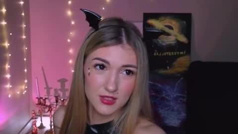 Snapshot of delcieodoherty chatting on November 26, 8:21 pm Adla online show from November 26, 8:21 pm