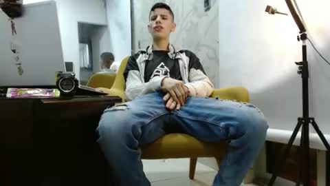 Snapshot of delglo chatting on October 5, 3:27 am delglo online show from October 5, 3:27 am