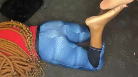 Snapshot of deli_la chatting on November 18, 12:31 pm deli_la online show from November 18, 12:31 pm