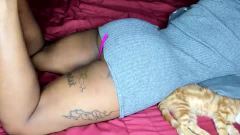 Snapshot of deli_la chatting on December 13, 7:53 pm deli_la online show from December 13, 7:53 pm