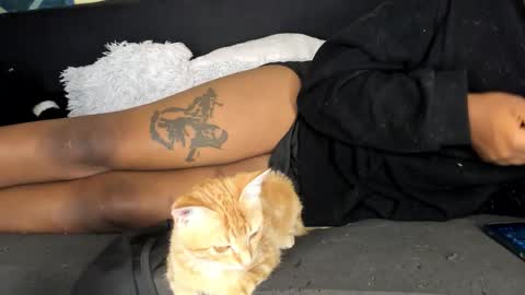 deli_la online show from February 9, 6:01 pm