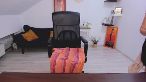 DeliciousLolly online show from June 17, 3:31 am