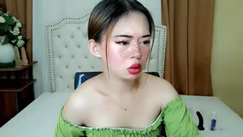 Sophie online show from May 27, 3:47 am