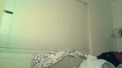 Snapshot of delightfuldark chatting on February 17, 3:04 am delightfuldark online show from February 17, 3:04 am