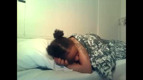 Snapshot of delightfuldark chatting on February 21, 3:23 am delightfuldark online show from February 21, 3:23 am