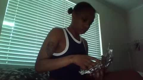 Snapshot of delightfuldark chatting on February 22, 1:33 am delightfuldark online show from February 22, 1:33 am