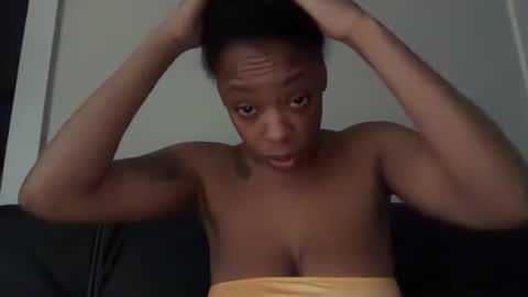 Snapshot of delightfuldark chatting on November 27, 7:05 pm delightfuldark online show from November 27, 7:05 pm