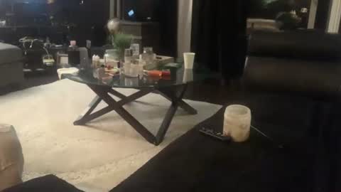 Snapshot of delilahsinz chatting on June 21, 7:22 am Delilah Sinz Papi online show from June 21, 7:22 am