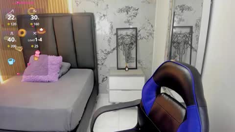 Snapshot of delilaquinn chatting on December 2, 12:21 pm delilaquinn online show from December 2, 12:21 pm