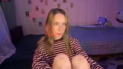 Della online show from May 18, 9:42 pm