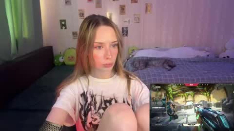 Della online show from May 19, 2:12 pm