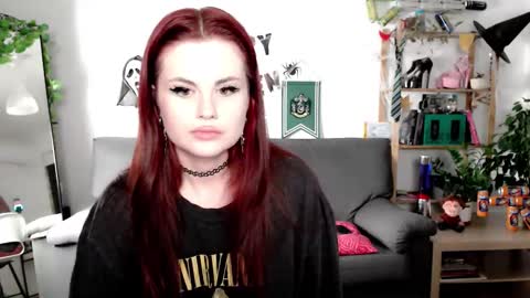 Snapshot of dellacrush_ chatting on October 28, 9:35 am dellacrush_ online show from October 28, 9:35 am