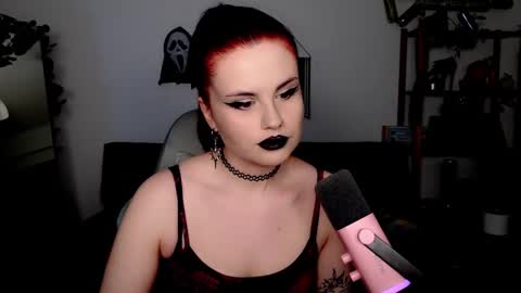 Snapshot of dellacrush_ chatting on November 8, 6:07 pm dellacrush_ online show from November 8, 6:07 pm