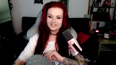 Snapshot of dellacrush_ chatting on November 12, 5:46 pm dellacrush_ online show from November 12, 5:46 pm