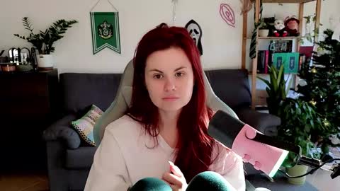 dellacrush_ online show from December 23, 8:56 am