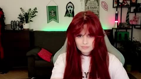 dellacrush_ online show from February 11, 7:19 pm