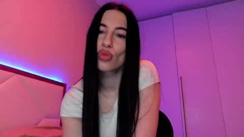delly_love online show from April 9, 7:30 pm