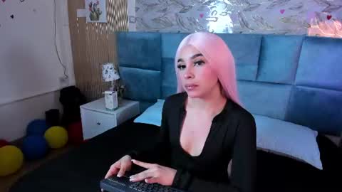 Snapshot of delphine_doll chatting on July 2, 10:21 am Delia online show from July 2, 10:21 am