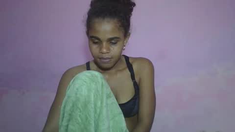 delphine online show from April 29, 5:41 pm