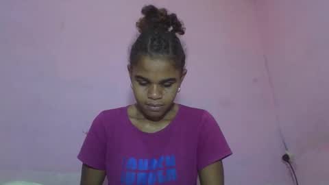 delphine online show from May 25, 5:35 am