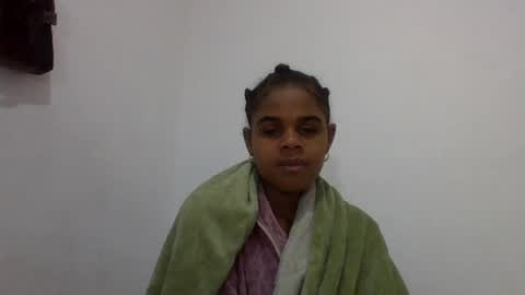 delphine online show from June 17, 3:42 am