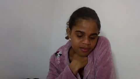 Snapshot of delphineee chatting on June 23, 5:00 pm delphine online show from June 23, 5:00 pm