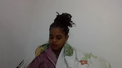 Snapshot of delphineee chatting on June 26, 4:06 am delphine online show from June 26, 4:06 am