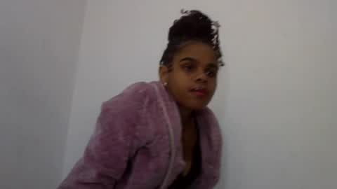 Snapshot of delphineee chatting on June 27, 12:22 pm delphine online show from June 27, 12:22 pm