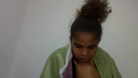 Snapshot of delphineee chatting on July 1, 6:18 pm delphine online show from July 1, 6:18 pm