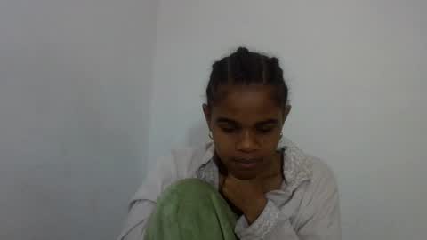 Snapshot of delphineee chatting on July 6, 5:04 am delphine online show from July 6, 5:04 am