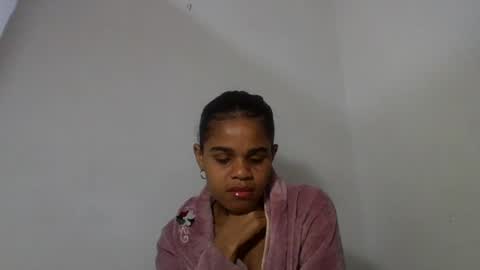 Snapshot of delphineee chatting on July 16, 5:30 pm delphine online show from July 16, 5:30 pm
