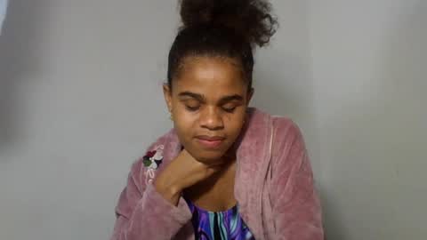 Snapshot of delphineee chatting on July 28, 9:03 pm delphine online show from July 28, 9:03 pm