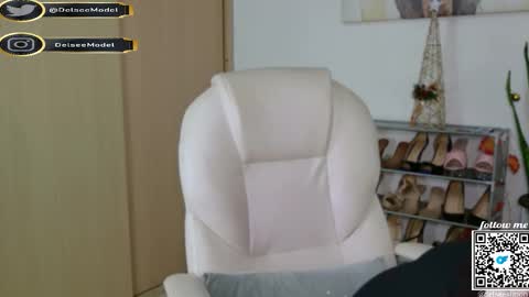 Snapshot of delsee_ chatting on December 14, 4:23 pm Delsee online show from December 14, 4:23 pm