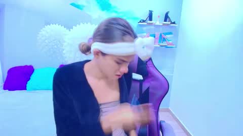 DEMI online show from January 13, 11:48 am