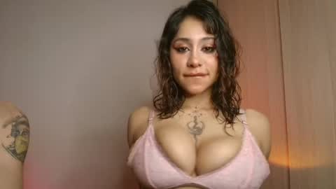 demian_melany_ online show from May 1, 4:06 am