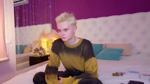 Snapshot of demianenglen chatting on January 20, 3:37 am demianenglen online show from January 20, 3:37 am